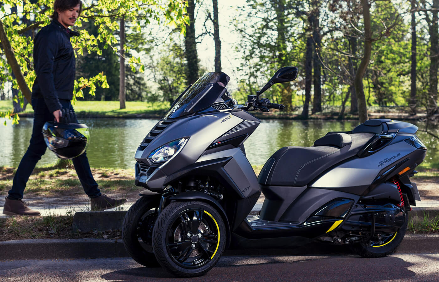 Descubre nuestros scooters eléctricos 3 ruedas - Peugeot Motocycles
